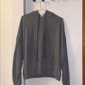 Arie XL gray sweat shirt